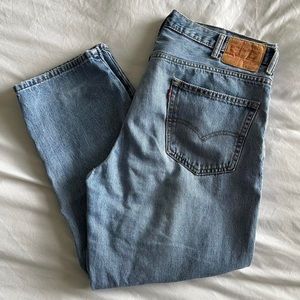 Levi's 550 light wash jeans